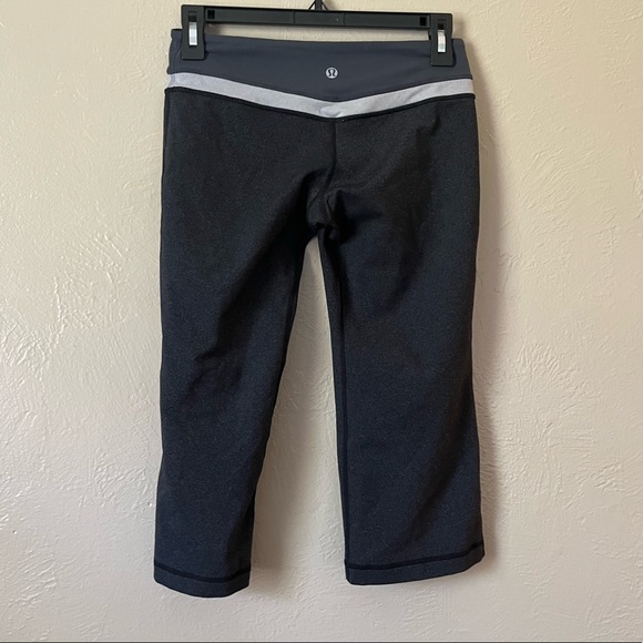 lululemon athletica Pants - ❌LAST CHANCE❌ LULULEMON gray Capri leggings size 4